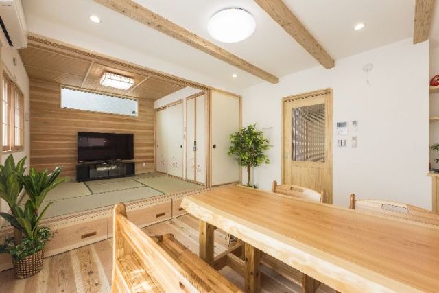 写真:ご要望に応じた建具や造作家具もコーデイネートいたします。