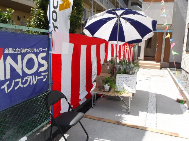 写真:住友林業「イノスグループ」の会員工務店です。