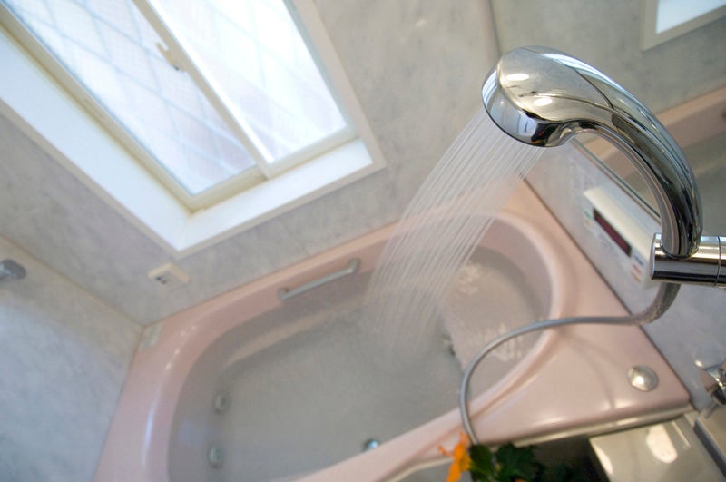 写真：出窓を利用して広い浴室を作る