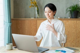 写真:住まいのナビゲーターに家づくりの相談やアドバイスを受けられます。